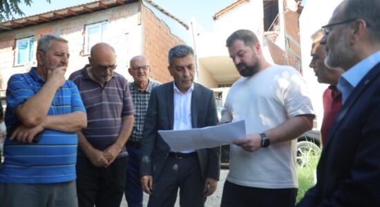 Izet Mexhiti inspekton punimet në rrugën “Bajram Shabani” për përmirësimin e furnizimit me ujë