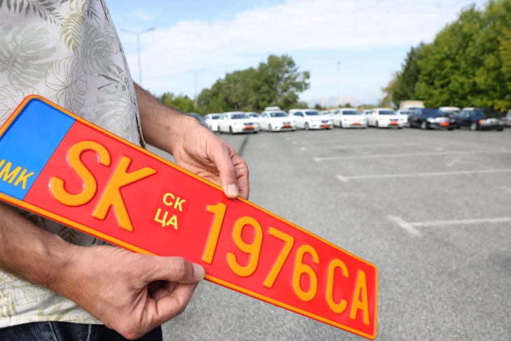 (VIDEO) Keqpërdorimet gjatë fushatës, deri më 29 shtator 7 500 automjete zyrtare me targa speciale