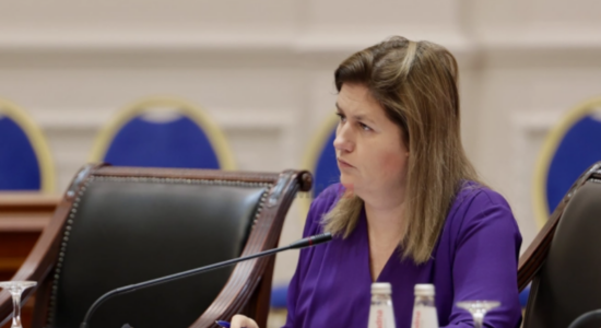 Ministrja e Energjetikës dhe Minierave publikon të gjitha kontratat me partnerët publiko-privat