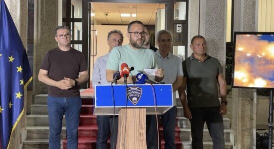 Toshkovski: Zjarri në Trubarevë nën kontroll, por substancat toksike rrezikojnë banorët
