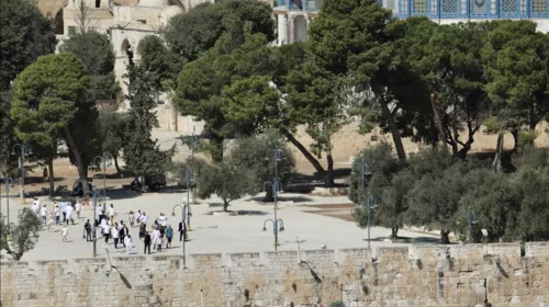 Tunelet e Kudsit shkaktojnë tensione politike dhe frikë për sigurinë e xhamisë Al-Aksa