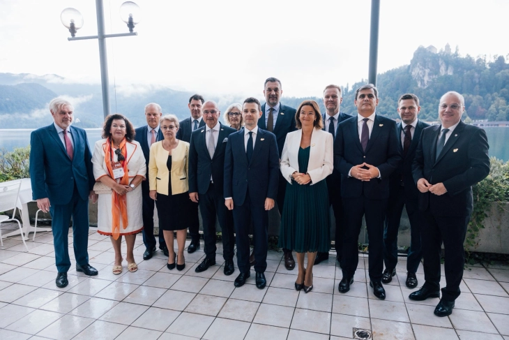 Mucunski nga Bledi: Zgjerimi i BE-së nuk guxon të jetë peng i kontesteve bilaterale