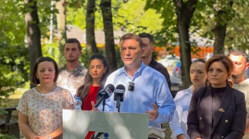 Osmani prezantoi strategjinë për luftimin e bullizmit: Staf i shtuar i psikologëve, fushata edukative dhe trajnime për mësuesit