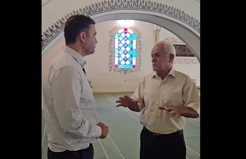 Bujar Osmani në vizitë në xhami dhe kishë në Çair: Do formohet sektor i veçantë për mirëmbajtjen e objekteve fetare
