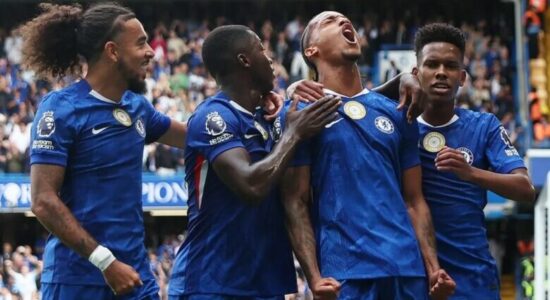 Chelsea në kërkim të sponsorit të ri për fanellat pas suksesit në Kupën e Botës për Klube
