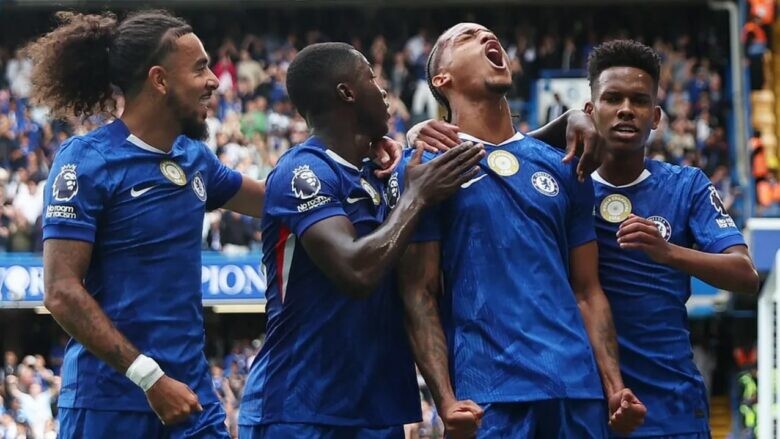 Chelsea në kërkim të sponsorit të ri për fanellat pas suksesit në Kupën e Botës për Klube