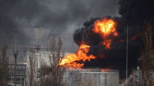 Dronët ukrainas godasin një rafineri të naftës në Rusi