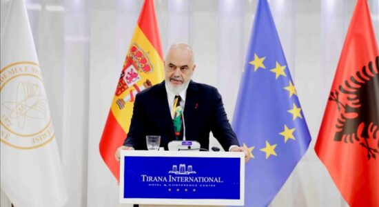 Rama: Duke krijuar një ministre të IA-së, Shqipëria po përpiqet të bëjë pjesën e saj për ta projektuar të ardhmen