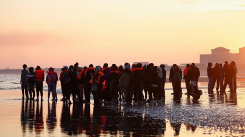 Mbytet varka me emigrante/ U fundos në ujërat franceze, humbën jetën dy gra somaleze