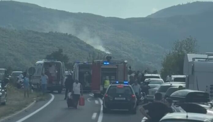 Aksident i rëndë trafiku në rrugën Mavrovë – Gostivar, pesë të lënduar
