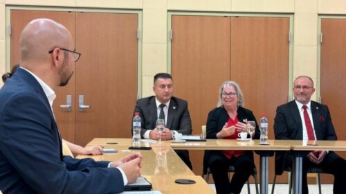 Drejtuesit e Universitetit të Tetovës e vizituan Ambasadën e SHBA-së në Maqedoninë e Veriut