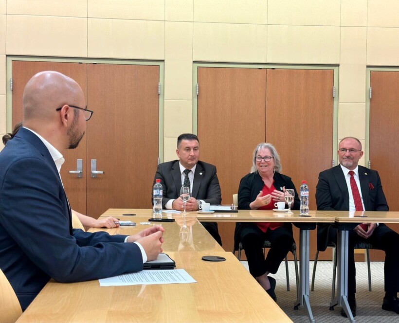 Drejtuesit e Universitetit të Tetovës e vizituan Ambasadën e SHBA-së në Maqedoninë e Veriut