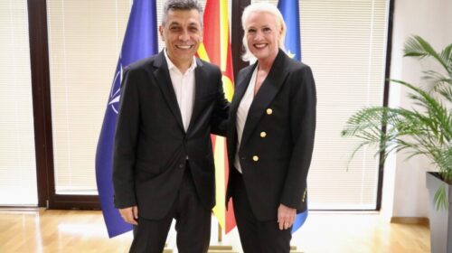 Zv/kryeministri Mexhiti takohet me ambasadoren e SHBA-së, Angela Ageler