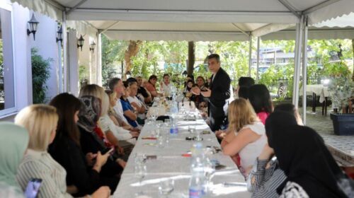 Izet Mexhiti: Politika nuk mund të jetë e plotë pa gratë