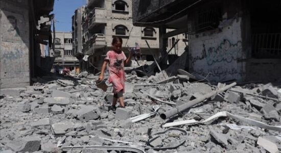 Izraeli vret 14 palestinezë në sulmet e fundit në qytetin e Gazës, shumica të zhvendosur dhe fëmijë