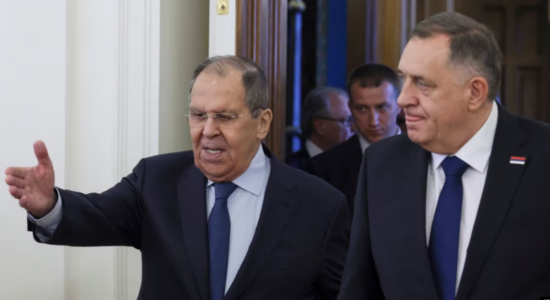 Kriza në Bosnje, Lavrov mirëpret Dodik në Moskë dhe fajëson Perëndimin