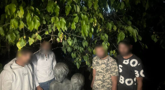 Katër persona nga Shkupi kapen duke vjedhur bustin prej bronzi në varrezat e Butelit
