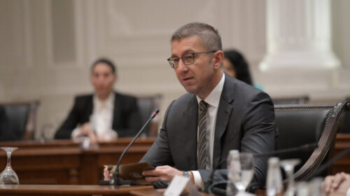 Mickoski: Qeveria do të caktojë u.d. kryetar në komunat Gostivar dhe Vrapçisht