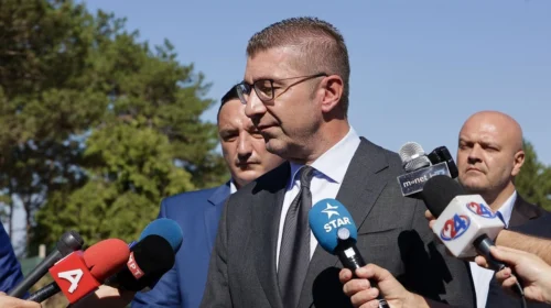 Mickoski: Gjyqtarët dhe prokurorët nuk i meritojnë as pagat e tyre aktuale, e lëre më rritjen e tyre