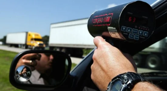 Privohet nga liria shoferi nga Kumanova për shpejtësi 103 km/h në zonë 40