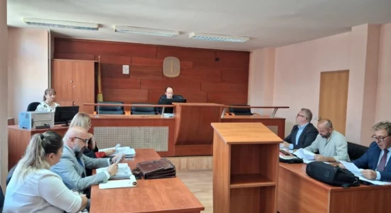 Përsëri është shtyrë procesi gjyqësor për lehonën nga Dibra, mbrojtja e të akuzuarit të parë kërkon përjashtimin e gjykatësit
