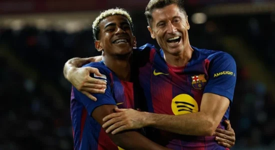 Barcelona fiton dhe bëhet lidere në La Liga