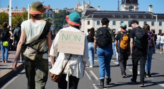 Francë, gati 100 të arrestuar në protestat mbarëkombëtare dhe 2 të plagosur në Lion