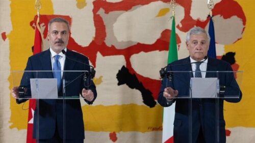 Ministri i jashtëm turk dhe ai italian diskutojnë forcimin e marrëdhënieve dypalëshe