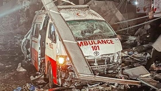 Izraeli shënjestron ambulancat në njësinë mjekësore në Gaza