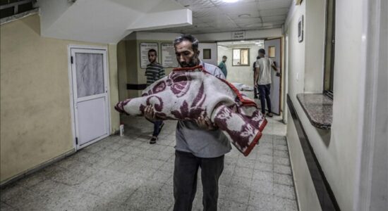 Avionët luftarakë izraelitë shënjestrojnë një spital në Gazën qendrore