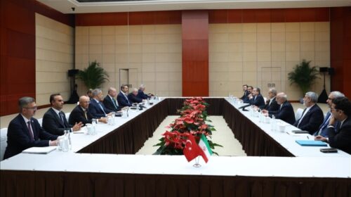 Presidenti Erdogan takohet me presidentin iranian në Kinë