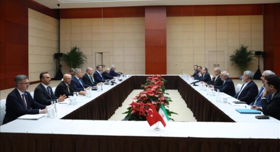 Presidenti Erdogan takohet me presidentin iranian në Kinë