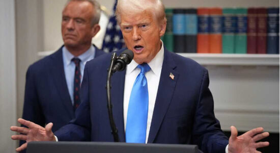 Trump u kërkon grave shtatzëna të shmangin paracetamolin për shkak të lidhjes së pretenduar me autizmin