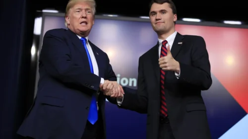Trumpi e quan “moment të errët për Amerikën” vrasjen e aleatit të tij, Charlie Kirk