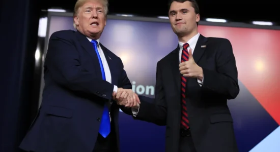 Trumpi e quan “moment të errët për Amerikën” vrasjen e aleatit të tij, Charlie Kirk