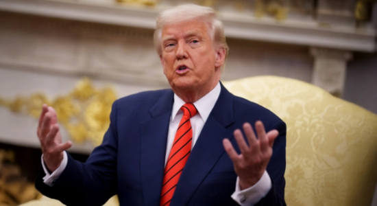 Trump kërcënon Maduron/ Çon avionë të tjerë në ujërat pranë Venezuelës: Do shkatërrojmë kartelet!