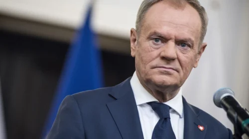 Kryeministri polak paralajmëron Rusinë: S’do të hezitojmë të rrëzojmë objektet që shkelin hapësirën tonë ajrore!