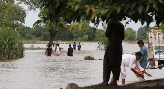 Pakistan, mbi 122 mijë njerëz evakuohen për shkak të përmbytjeve në Punjab