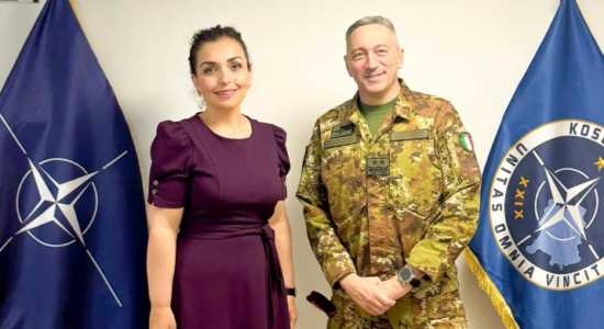 Presidentja e Kosovës, Vjosa Osmani takoi komandantin e KFOR-it, gjeneralmajor Enrico Barduani