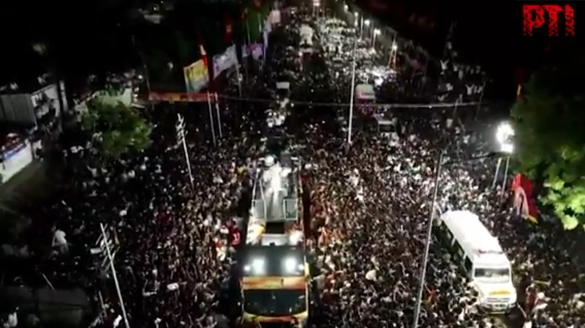 (VIDEO) Tragjedi në Indi/ Të paktën 31 të vdekur dhe dhjetëra të plagosur në një tubim zgjedhor