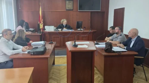 Sulmoi futbollistët 15-vjeçarë, dënohet me 11 muaj burg 43-vjeçari nga Shkupi