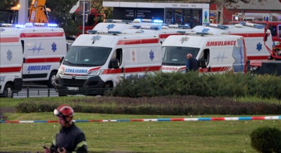 Përmbyset një varkë me 11 persona në Serbi, raportohet për disa viktima