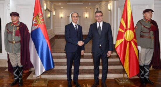 Mickoski – Macut: Përmirësimi i marrëdhënieve dypalëshe dhe bashkëpunimit ekonomik, gazi dhe lidhja e korridorit