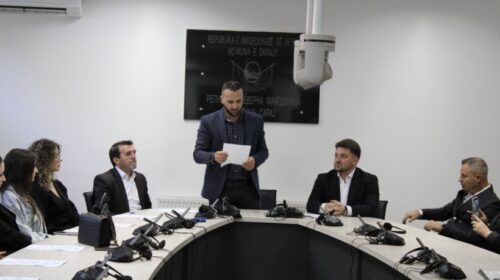 (VIDEO) Në Saraj dhe Gazi Babë zyrtarizohen kryetarët e ri të komunave