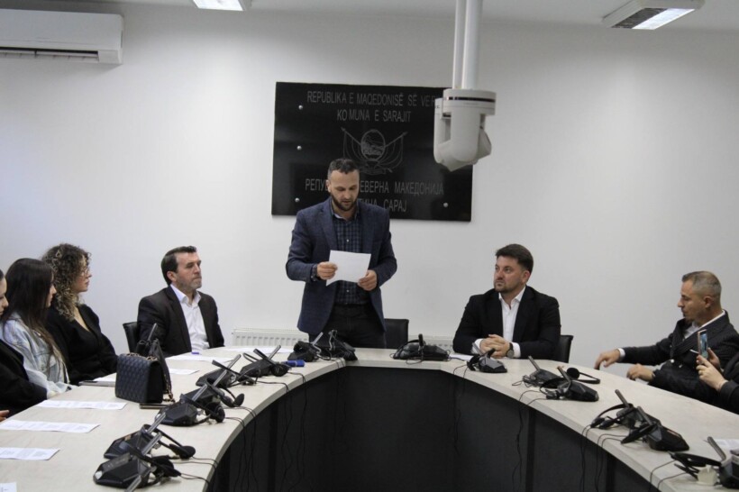 (VIDEO) Në Saraj dhe Gazi Babë zyrtarizohen kryetarët e ri të komunave