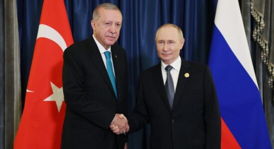 Presidentët turk dhe rus diskutojnë lidhjet dypalëshe, çështjet rajonale dhe globale