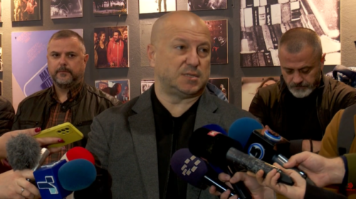 (VIDEO) Pezullohet greva e kontrollorëve të trafikut ajror