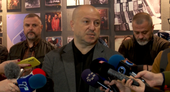 (VIDEO) Pezullohet greva e kontrollorëve të trafikut ajror