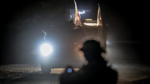 Izraeli: Mbetjet e dy pengjeve të tjerë u dorëzuan nga Hamasi sipas marrëveshjes së armëpushimit