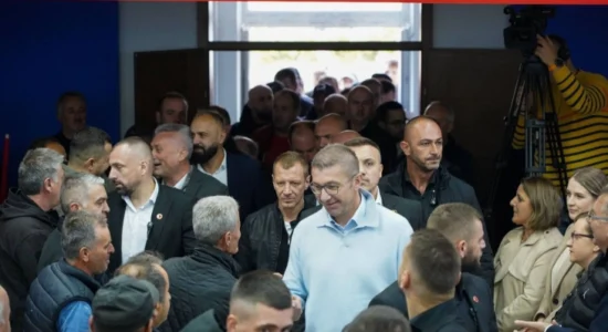 Mickoski: Për cilën shtëpi flet LSDM-ja, atë në Halkidiki apo në Dubai?